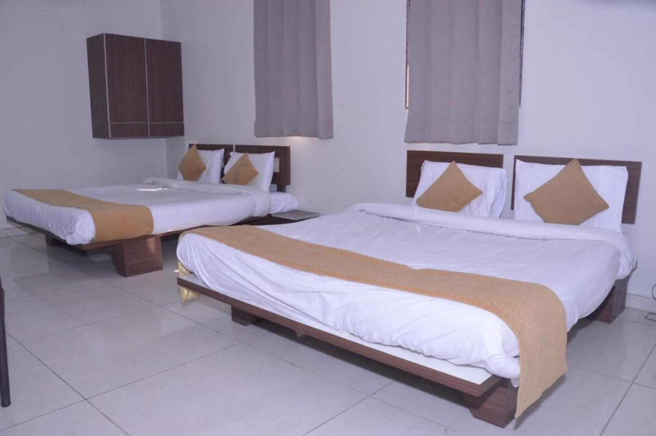 Hotel Indrani Chittorgarh Buitenkant foto