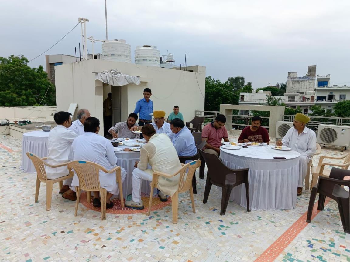 Hotel Indrani Chittorgarh Buitenkant foto
