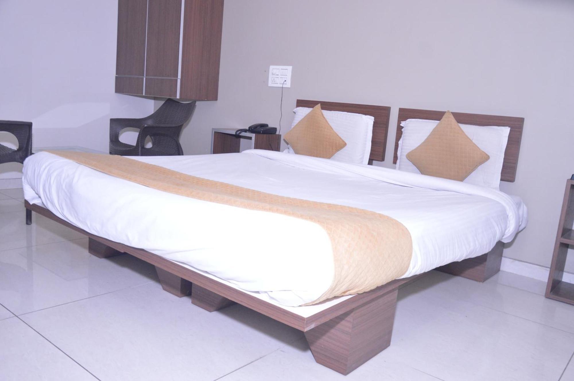 Hotel Indrani Chittorgarh Buitenkant foto